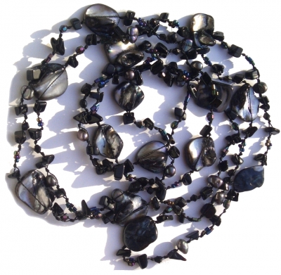 Kette Onyx Perle Perlmutt geknotet hochvariabel tragbar sehr lang schwarz